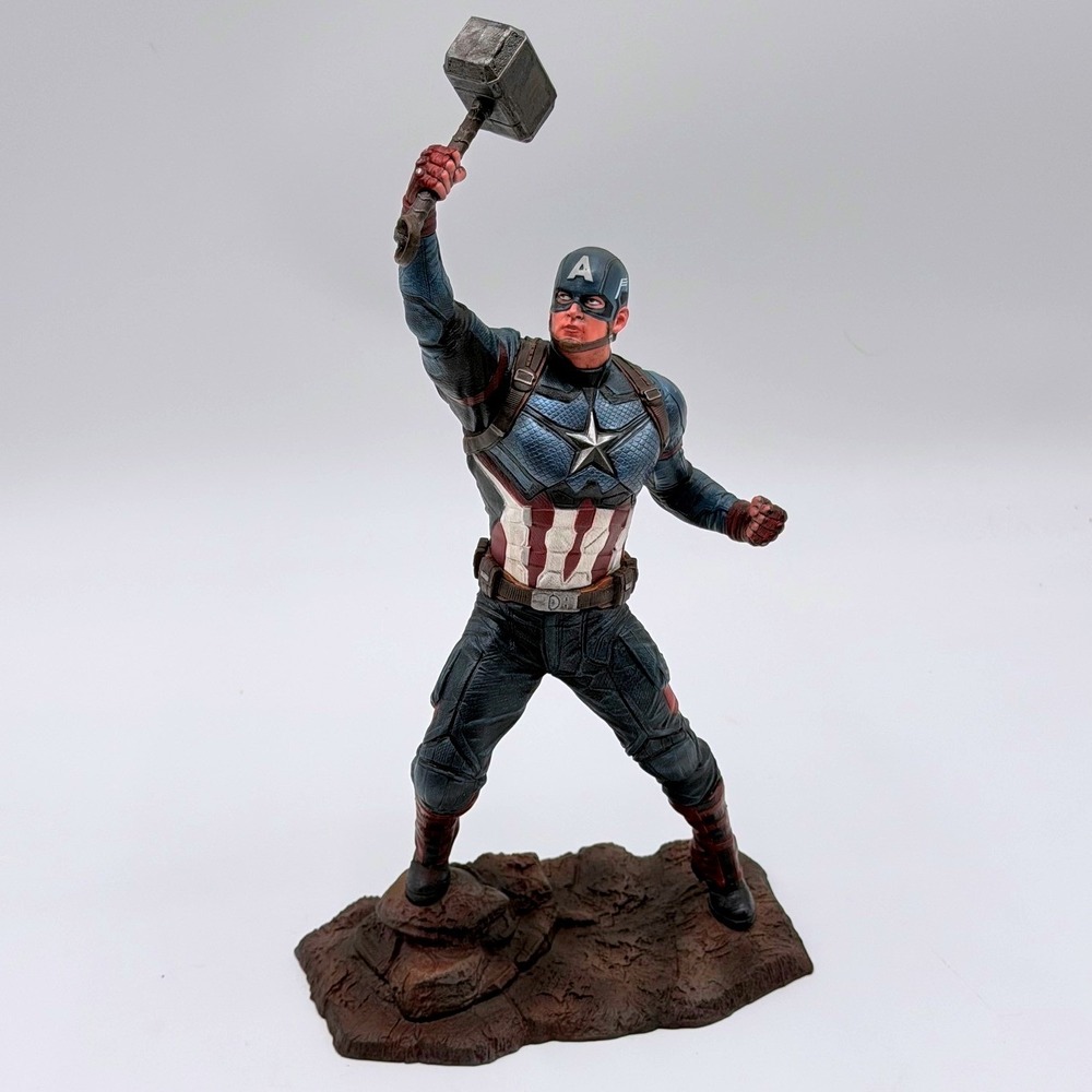Diamond Select Toys Marvel Gallery Captain America Worthy Endgame PVC 11.75"